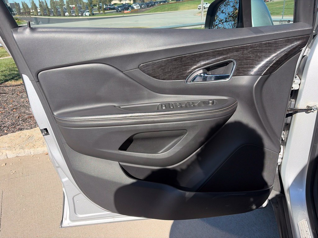 Used 2015 Buick Encore Leather AWD/4WD image 37