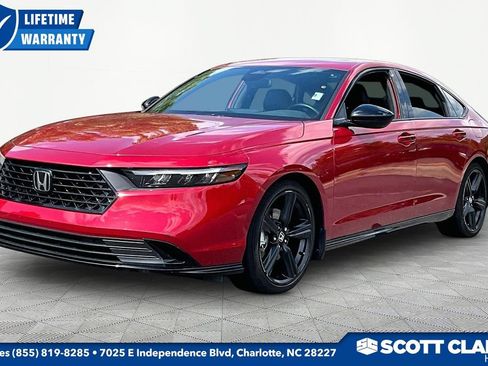 Used 2025 Honda Accord Sport image 3