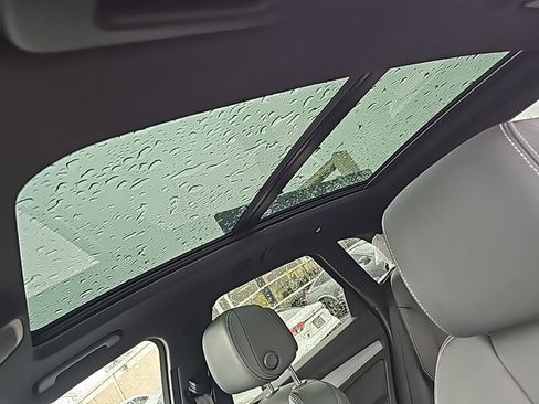 Used 2023 Audi Q5 e Premium Plus w/ Premium Plus Package image 10