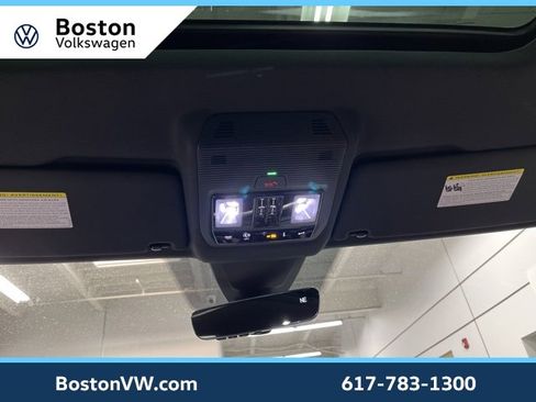 Used 2025 Volkswagen Atlas Cross Sport SEL R-Line image 23