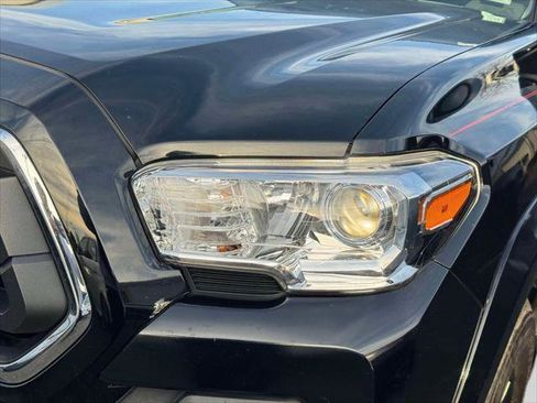 Certified 2022 Toyota Tacoma SR5 image 7