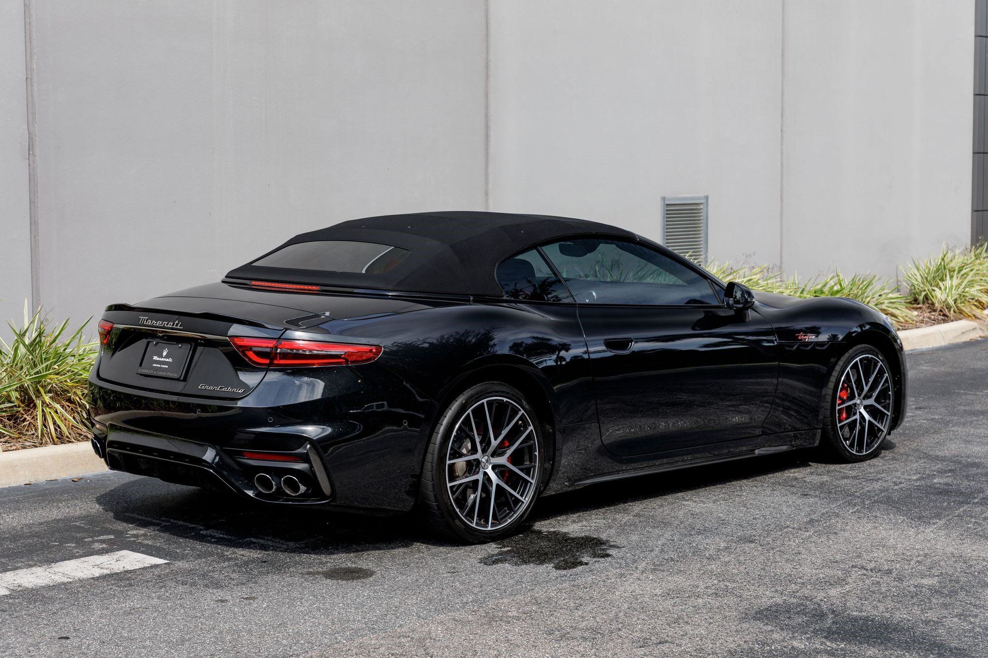 Used 2024 Maserati GranCabrio Trofeo AWD/4WD image 5