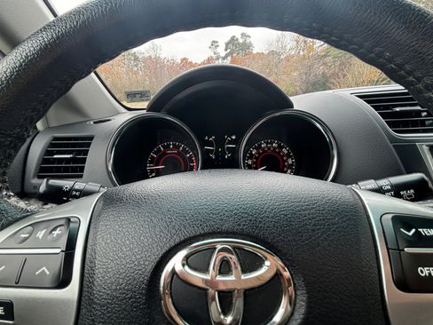 Used 2013 Toyota Highlander Limited image 25