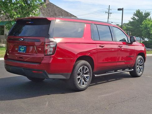 Certified 2024 Chevrolet Suburban Z71 w/ Luxury Package AWD/4WD image 25