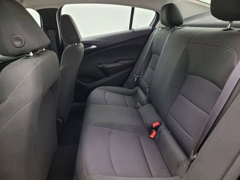Used 2017 Chevrolet Cruze LS FWD image 18