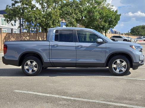 Used 2025 Honda Ridgeline RTL image 2