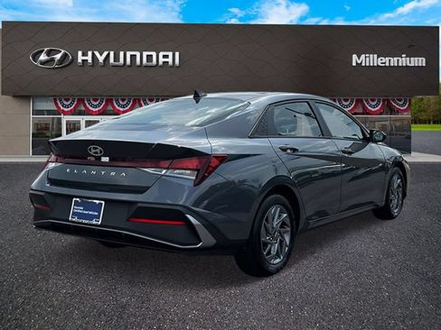 Certified 2024 Hyundai Elantra SEL FWD image 7