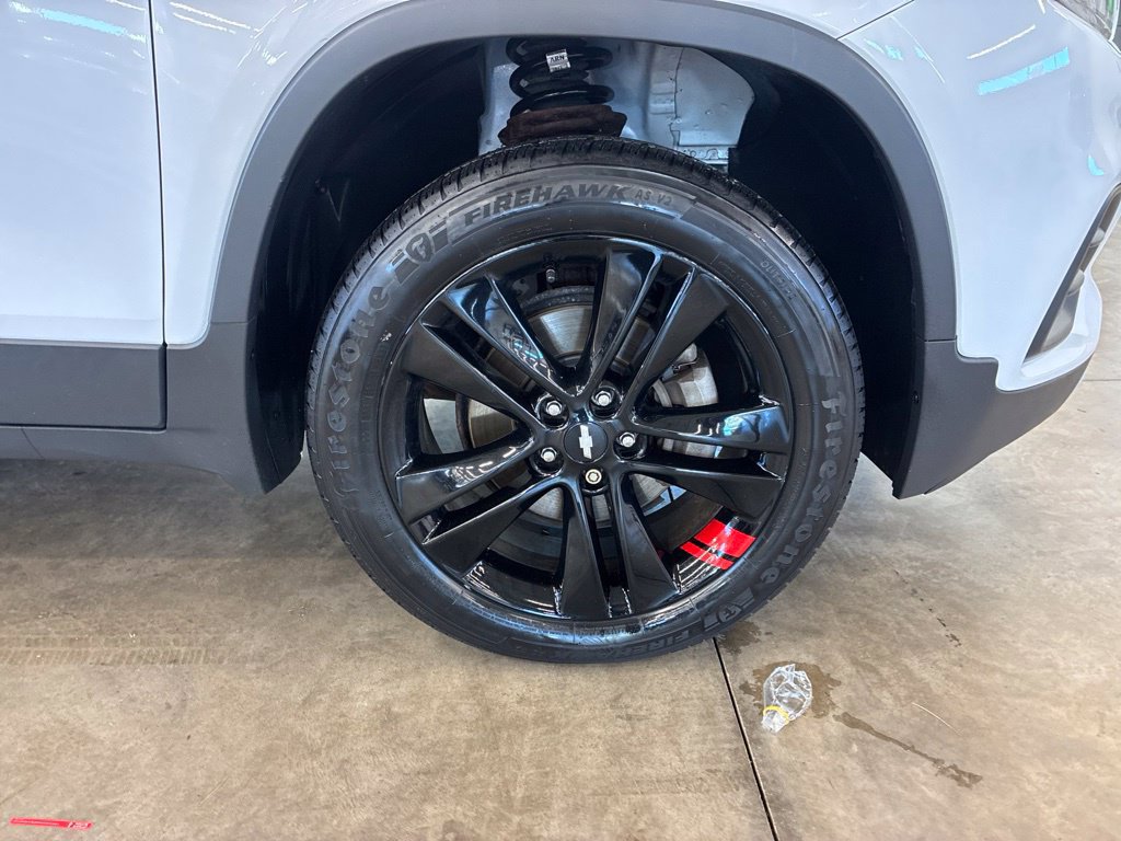Used 2018 Chevrolet Trax LT w/ Redline Edition AWD/4WD image 29