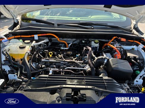 Used 2025 Ford Escape SE FWD image 21