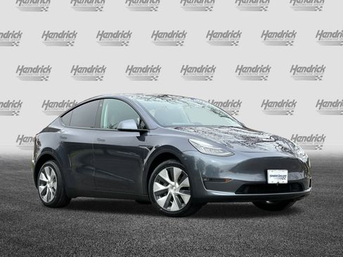 Used 2022 Tesla Model Y Long Range image 2