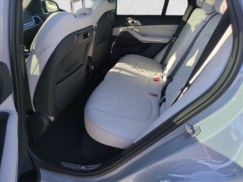 Used 2025 BMW X5 xDrive40i w/ M Sport Package AWD/4WD image 21