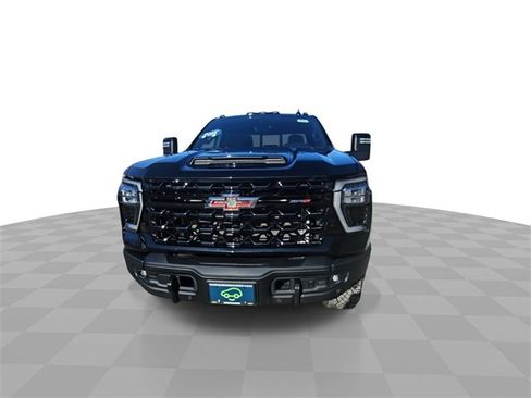 Used 2025 Chevrolet Silverado 2500 ZR2 w/ ZR2 Bison Edition image 3