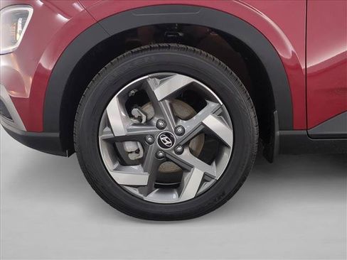 Certified 2025 Hyundai Venue SEL FWD image 10