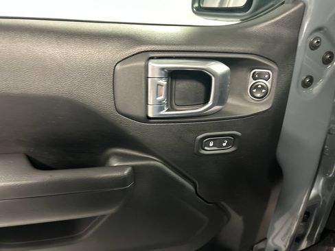 Used 2026 Jeep Gladiator Mojave AWD/4WD image 13