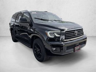 Used 2019 Toyota Sequoia SR5 AWD/4WD video 3