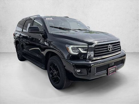 Used 2019 Toyota Sequoia SR5 AWD/4WD image 3