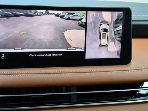 Used 2025 INFINITI QX60 Sensory w/ Vision Package AWD/4WD image 4