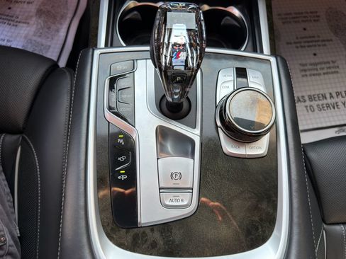 Used 2021 BMW 750i xDrive w/ Executive Package AWD/4WD image 32