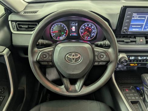 Used 2020 Toyota RAV4 XLE AWD/4WD image 16