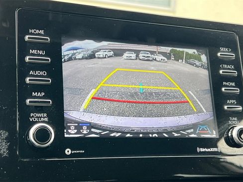 Used 2021 Toyota Camry SE w/ Convenience Package image 17