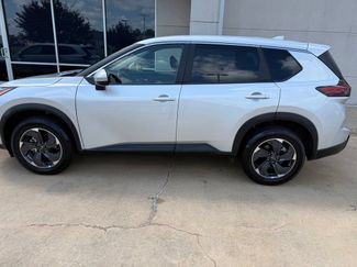 Used 2025 Nissan Rogue SV FWD video 1
