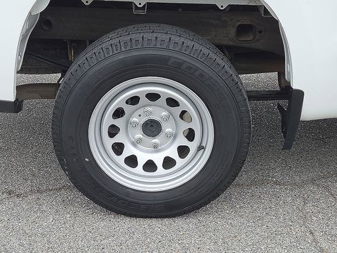 Used 2021 Chevrolet Silverado 1500 W/T RWD image 7