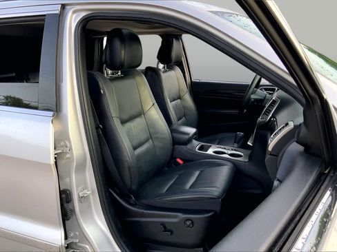 Used 2012 Jeep Grand Cherokee Laredo AWD/4WD image 8