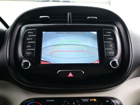 Used 2021 Kia Soul LX FWD image 17