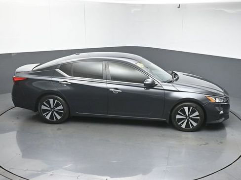 Used 2022 Nissan Altima 2.5 SV image 46