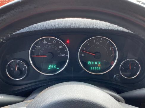 Used 2013 Jeep Wrangler Unlimited Sahara w/ Dual Top Group AWD/4WD image 24