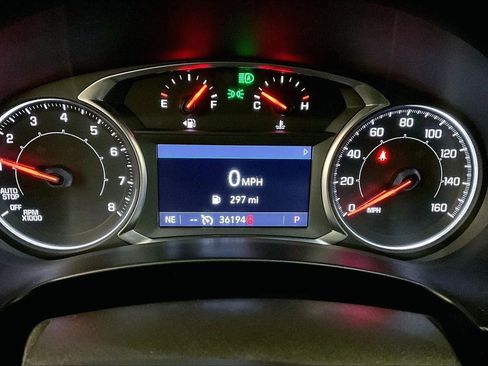 Used 2024 GMC Terrain SLT image 19