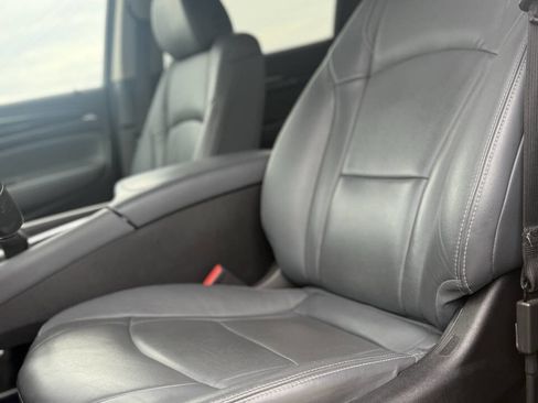 Used 2019 Buick Enclave Essence image 9