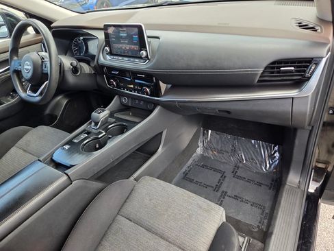 Used 2022 Nissan Rogue SV FWD image 16