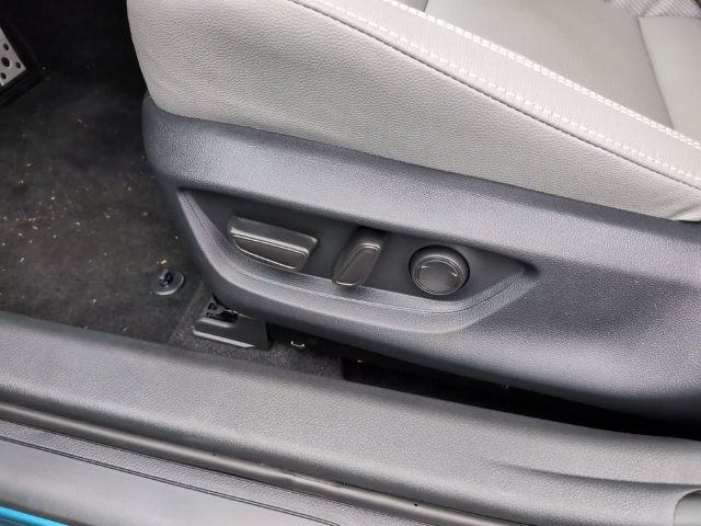 Used 2026 Toyota Camry SE FWD image 14