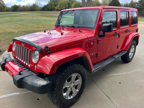 Used 2017 Jeep Wrangler Unlimited Sahara w/ Max Tow Package image 2