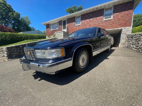 Used 1994 Cadillac Fleetwood Brougham RWD image 4