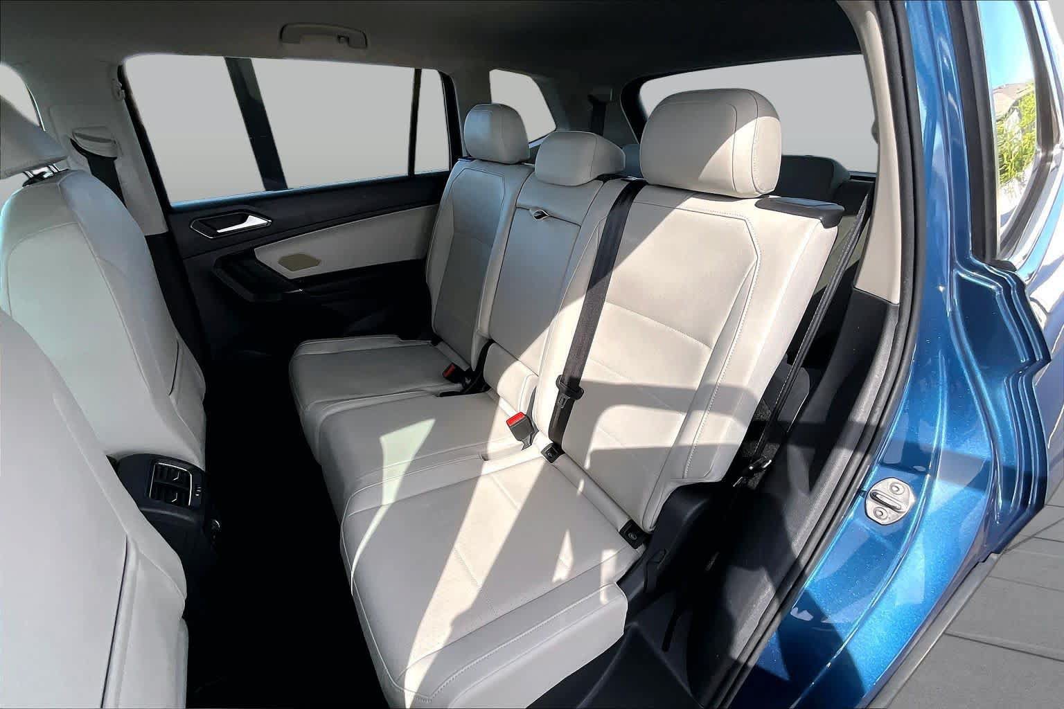 Used 2018 Volkswagen Tiguan SE FWD image 19