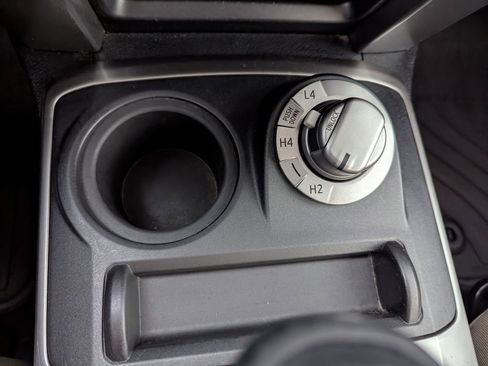 Used 2014 Toyota 4Runner SR5 AWD/4WD image 41