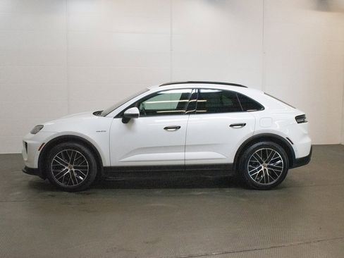 Certified 2025 Porsche Macan 4 Electric image 2
