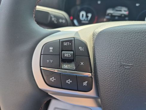 Used 2026 Ford Explorer Active AWD/4WD image 15