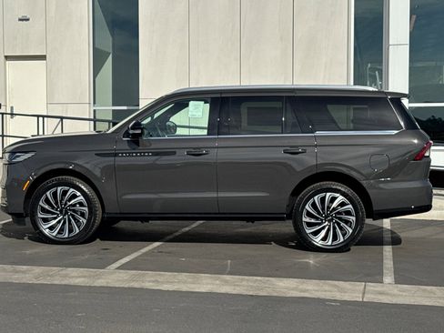 New 2025 Lincoln Navigator Black Label image 6