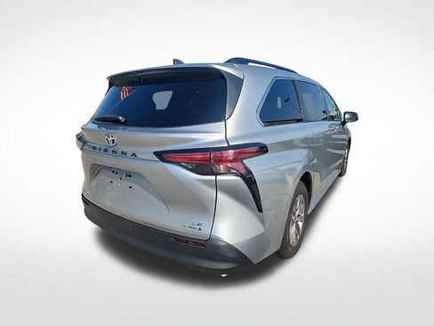 Used 2022 Toyota Sienna LE AWD/4WD image 7