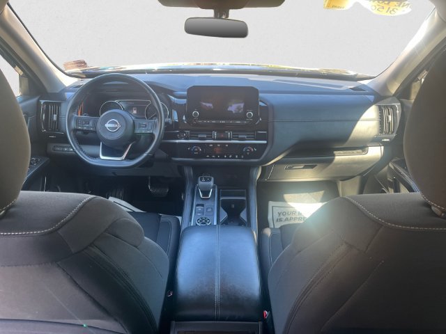 Used 2025 Nissan Pathfinder SV AWD/4WD image 10