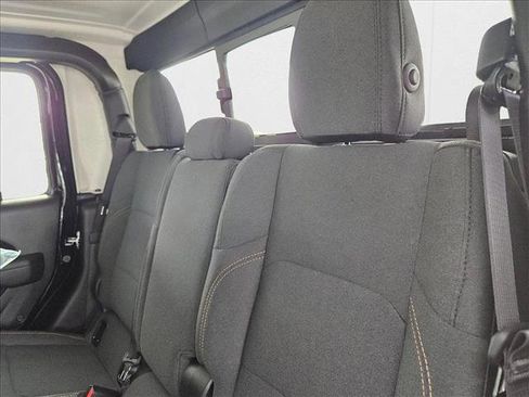 New 2025 Jeep Gladiator Sport image 15