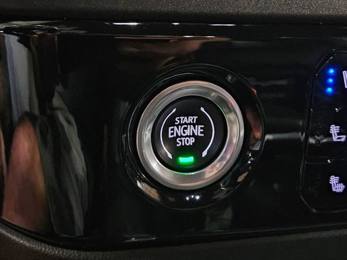 Used 2023 GMC Sierra 1500 SLT AWD/4WD image 35