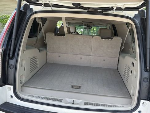 Used 2015 Cadillac Escalade ESV Luxury AWD/4WD image 29
