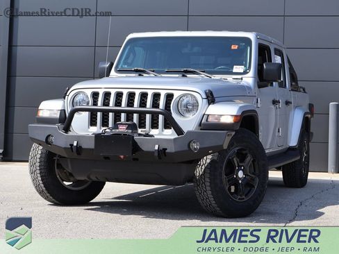 Used 2022 Jeep Gladiator Overland w/ Popular Equipment Package AWD/4WD image 1