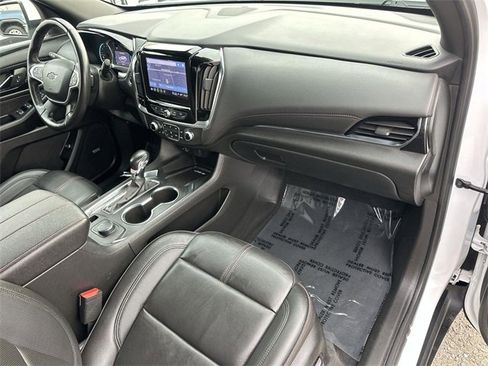 Used 2022 Chevrolet Traverse RS image 28