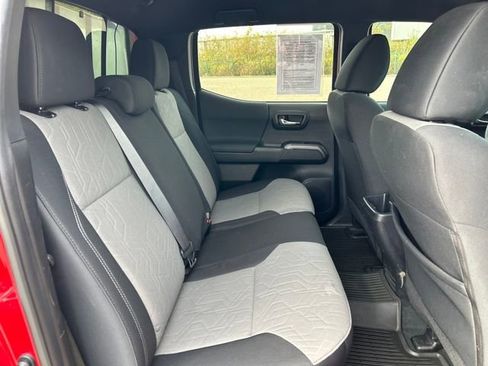 Used 2023 Toyota Tacoma TRD Off-Road image 13