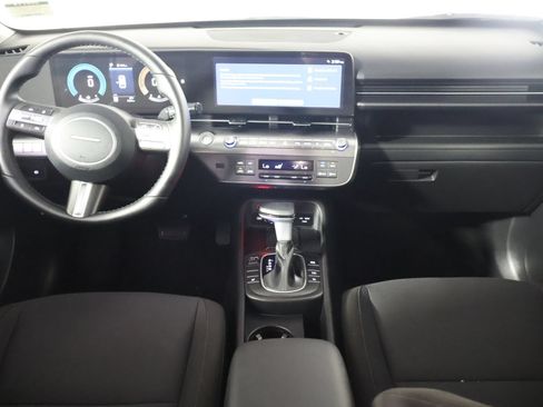 Used 2025 Hyundai Kona SEL FWD image 25